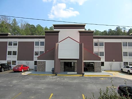 Quality Inn & Suites Near Six Flags East