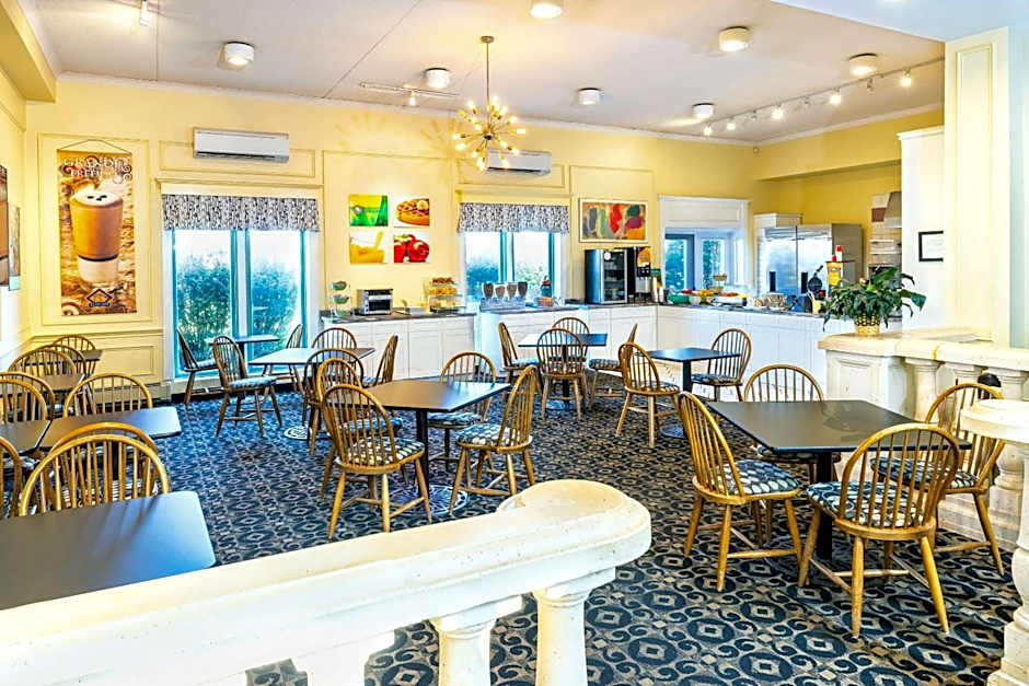 Quality Inn & Suites Garden Of The Gulf