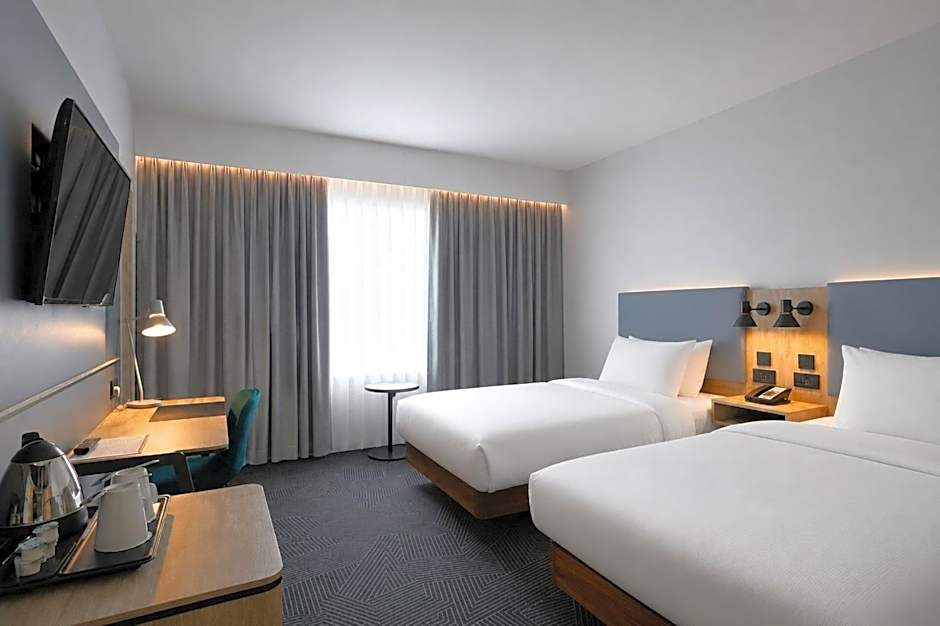 Holiday Inn London Luton North by IHG