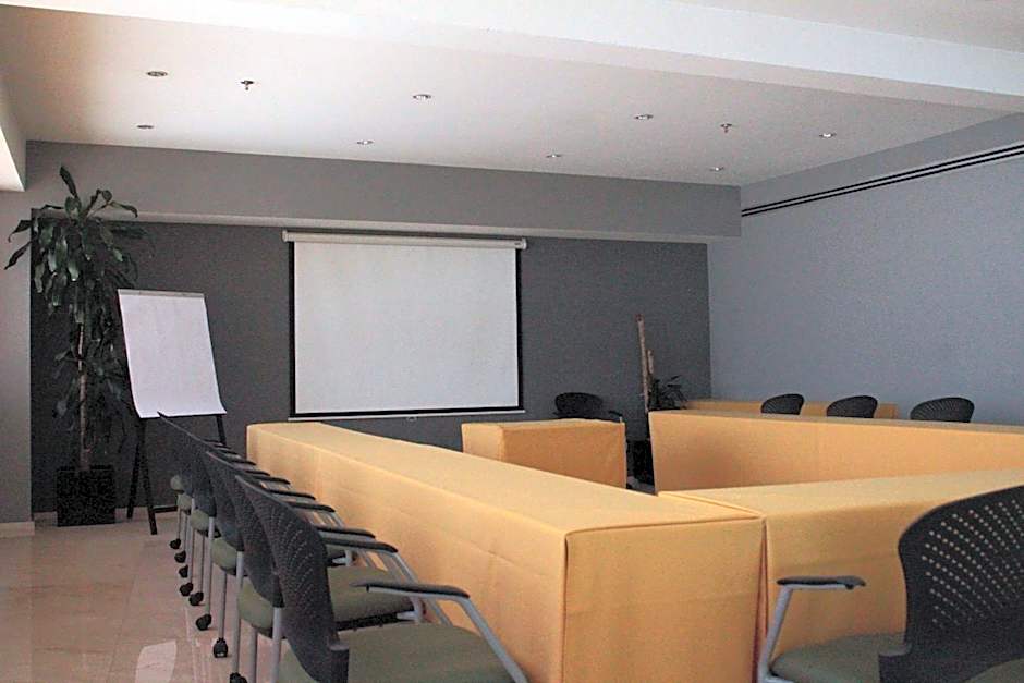 Holiday Inn Puebla Finsa By IHG