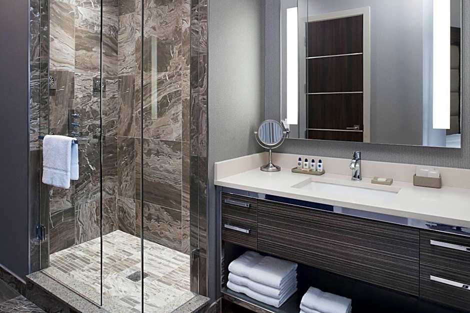 Delta Hotels by Marriott Burnaby Conference Centre