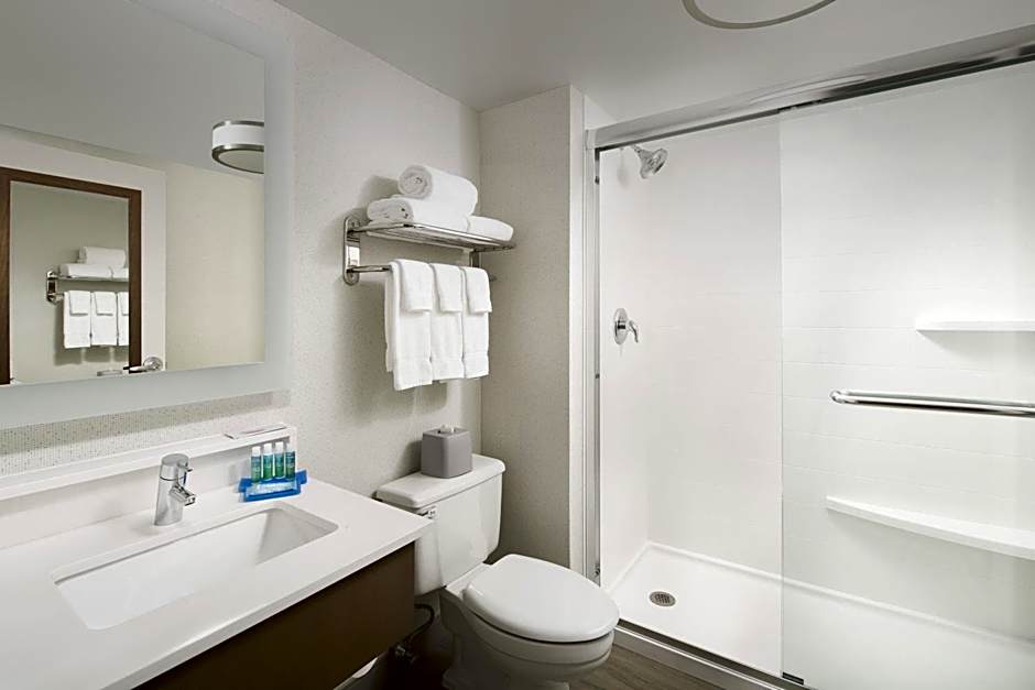 Holiday Inn Express Andover North - Lawrence By IHG