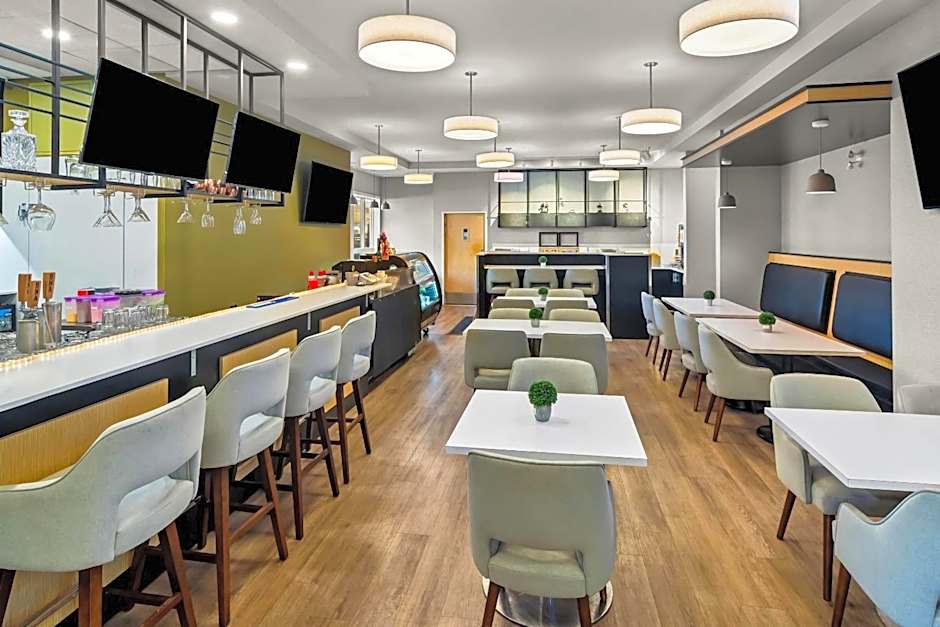 Park Inn by Radisson, Kelowna