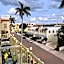 Palm Beach Hotel with Juliette Balconies! 2 blocks from beach! Historic Landmark