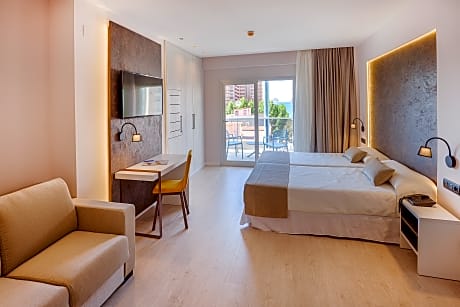 SUPERIOR DOUBLE ROOM (2 ADULTS) Free Breakfast