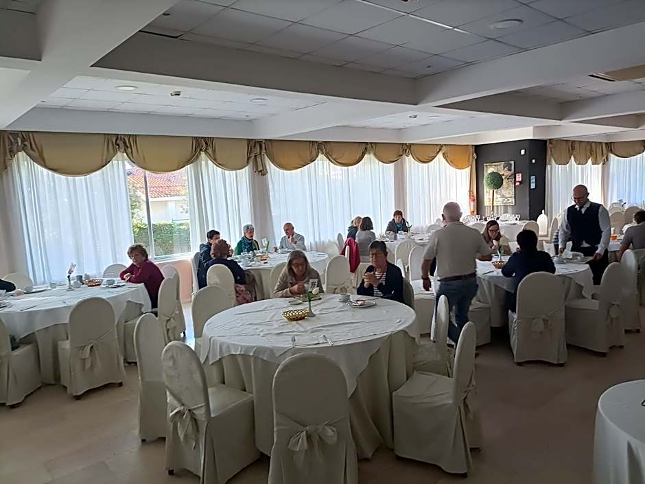 Domizia Palace Hotel