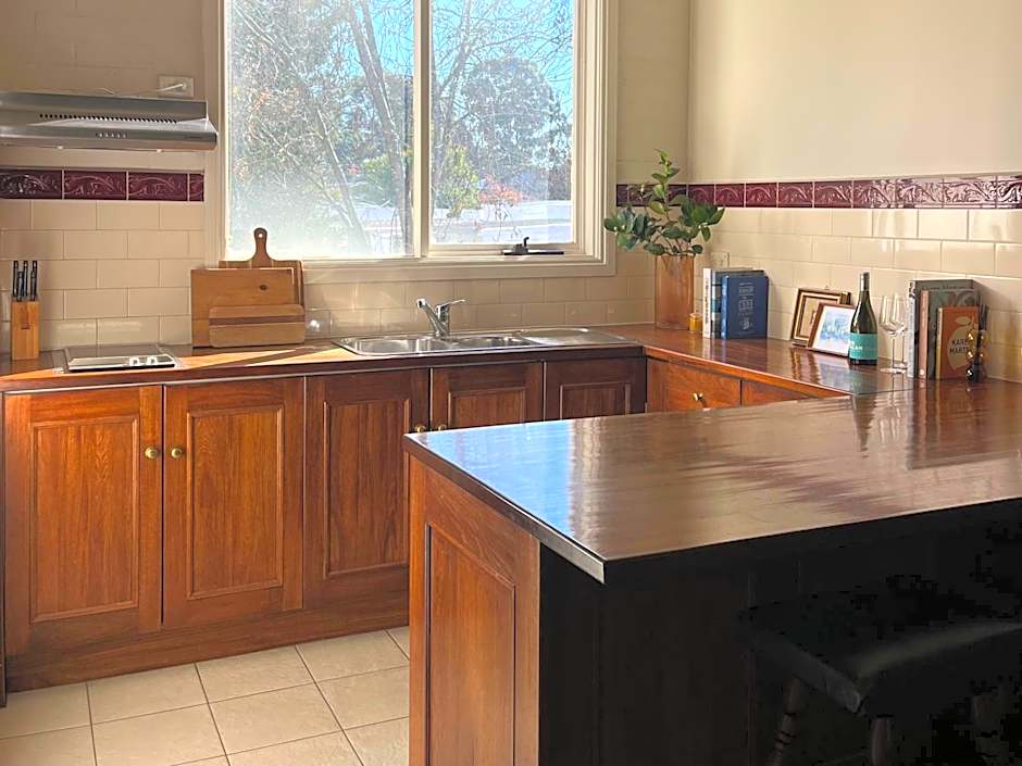 Victoria House Motor Inn