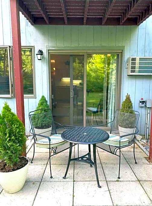 Attitash Mountain Village Studio - Slope View - Ski - Storyland