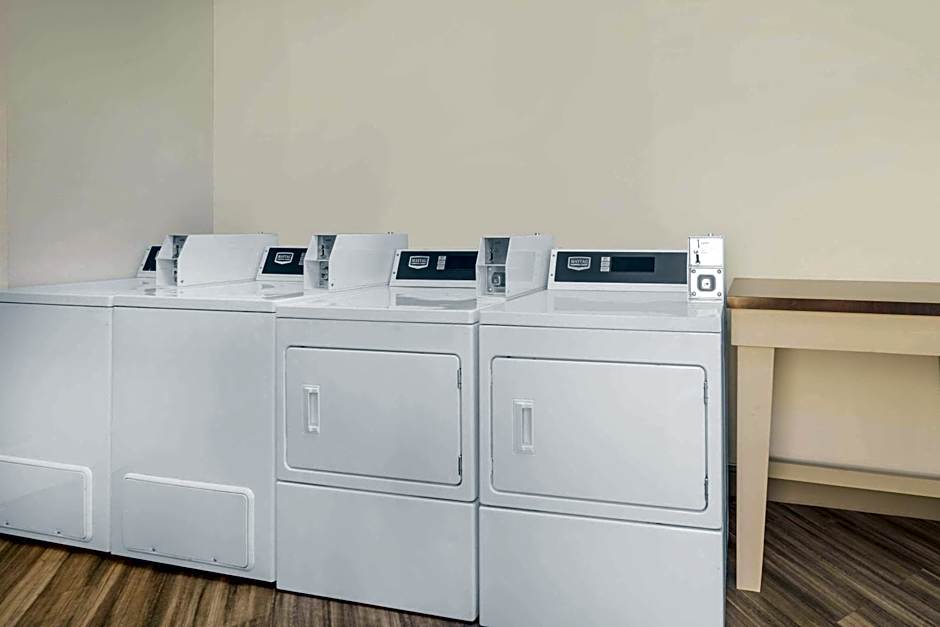 Baymont by Wyndham Greenville Woodruff Rd