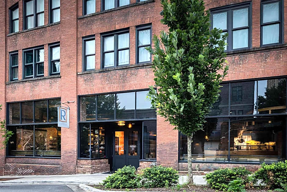 The Foundry Hotel Asheville, Curio Collection by Hilton