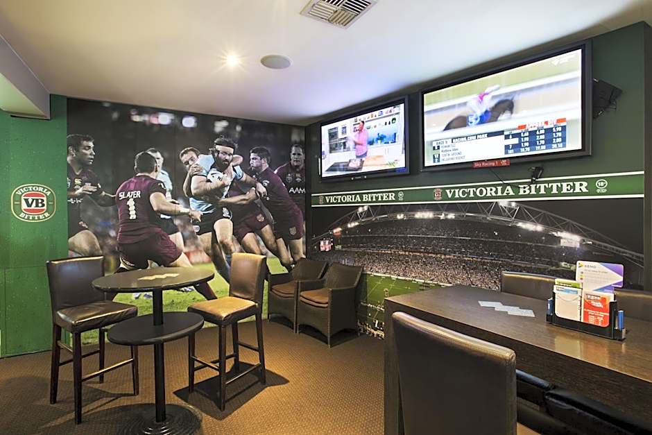 Nightcap at Jamison Hotel