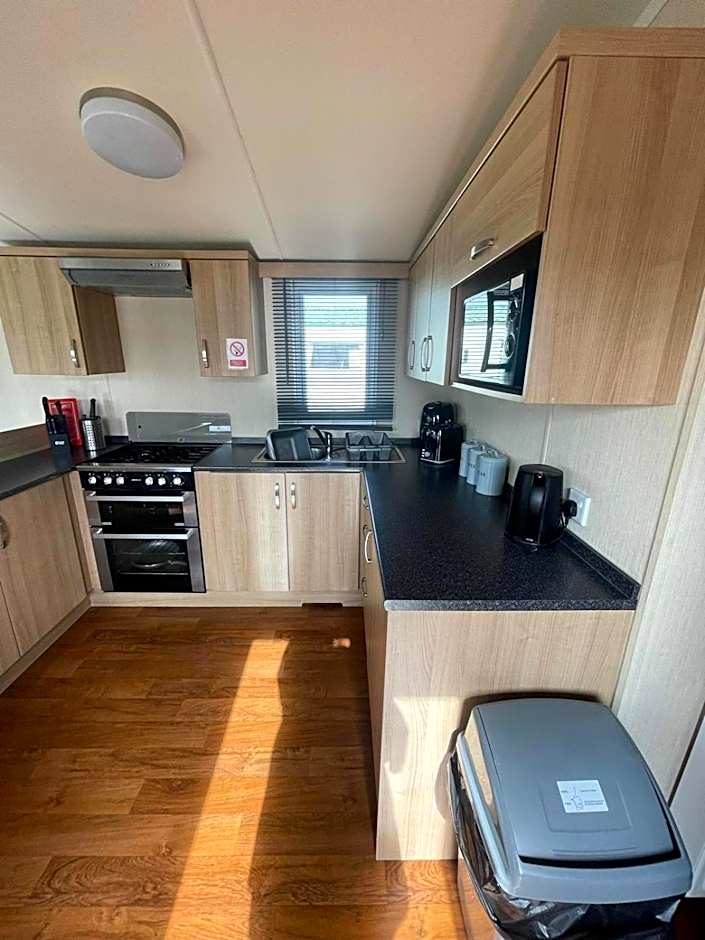 Lyons robin hood caravan 43SW