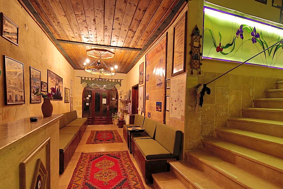 Jerveni Cave Hotel