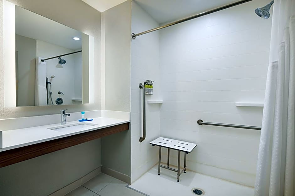 Holiday Inn Express & Suites Bonifay By IHG