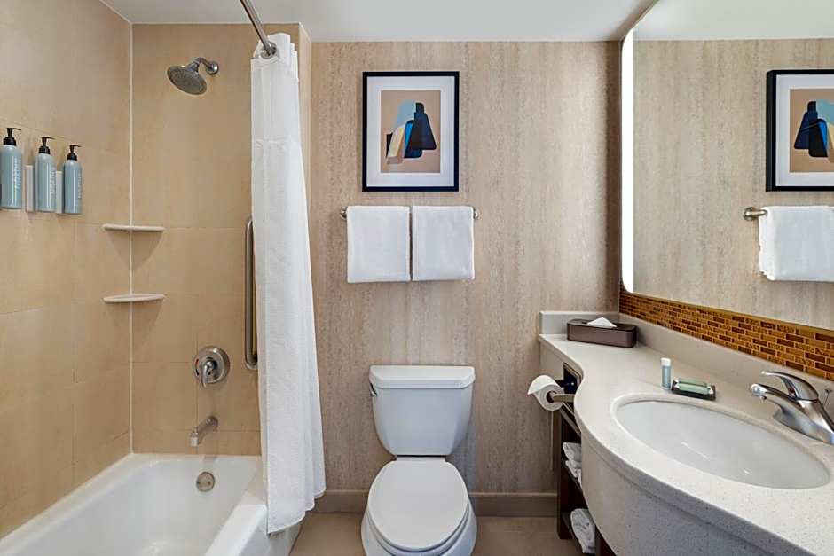 Courtyard by Marriott New York Manhattan/Soho