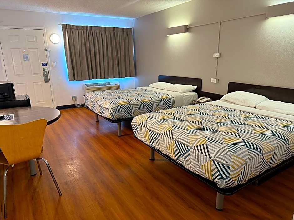 Motel 6 Joliet, IL - I-80