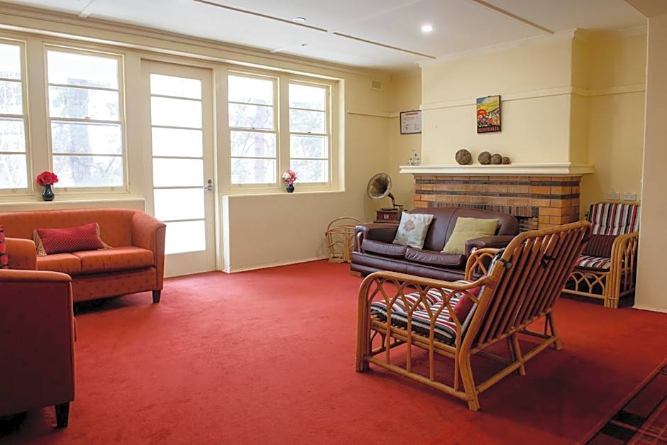 Linaker Art Deco Motel