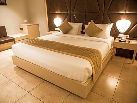 Cholaa Dynasty - A Bergamont Group of Hotels