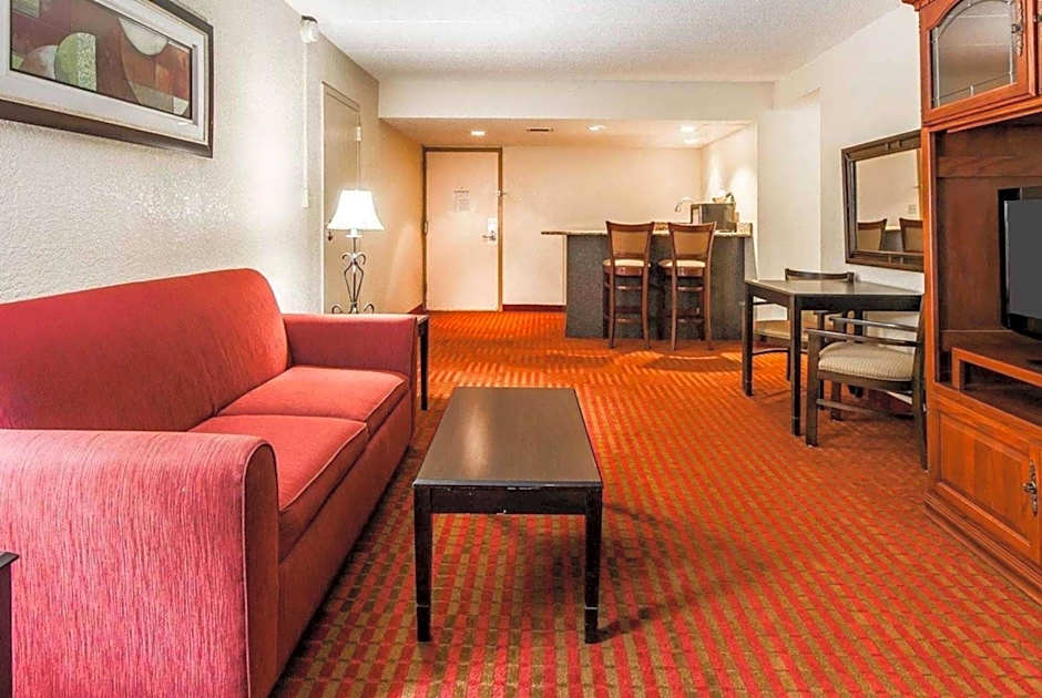 Wingate by Wyndham Marietta Conference Center Ohio