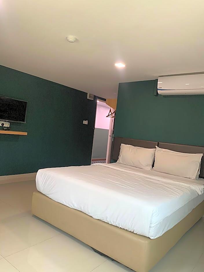 Room V @ Jalan Megat managed by SECOM