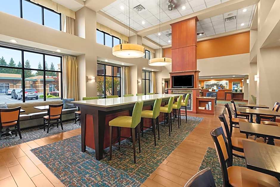 Hampton Inn By Hilton And Suites Burlington