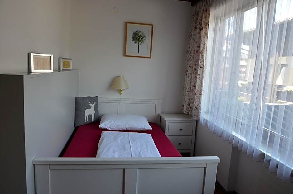 Dahoam by Sarina - Rooms & Suites