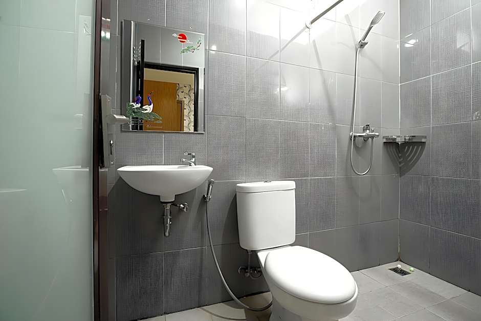 RedDoorz near Palembang Trade Center 3