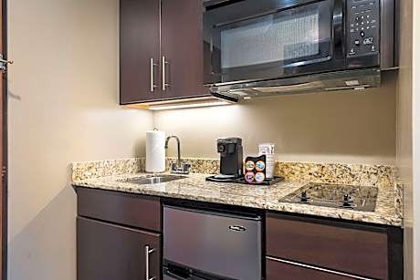 Queen Suite with Two Queen Beds - Non-Smoking