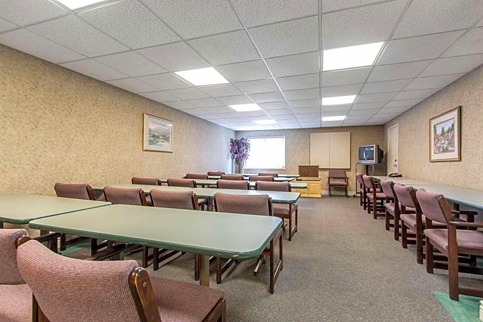 Greenstay Hotel Joplin Missouri