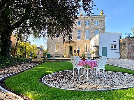 Railway House York by Chateau Anna