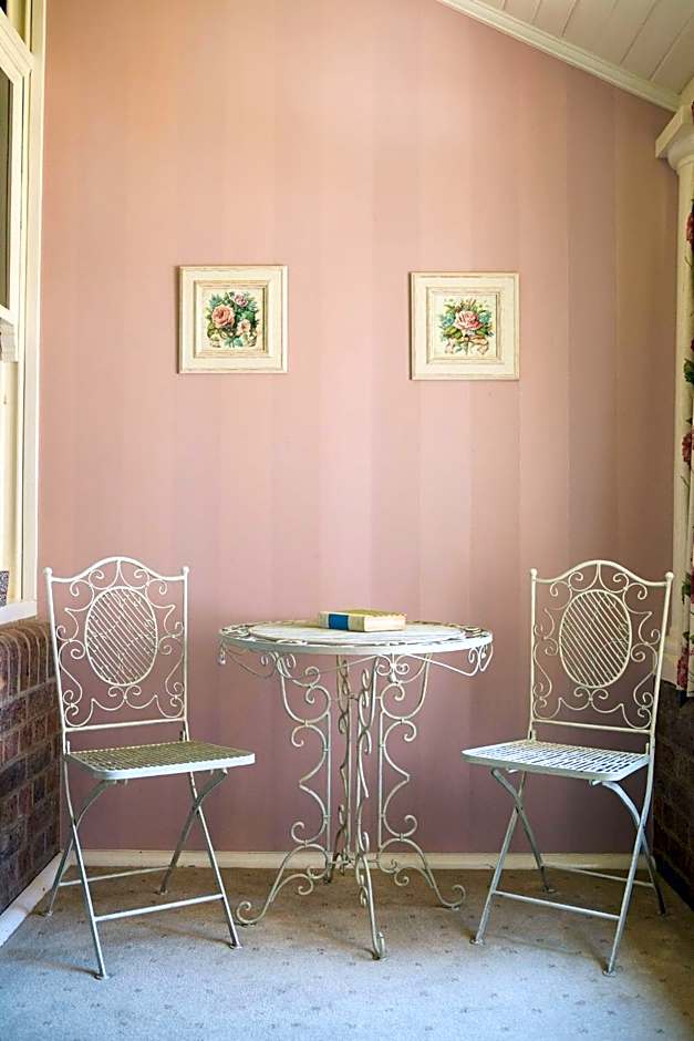 Petersons Armidale Winery and Guesthouse