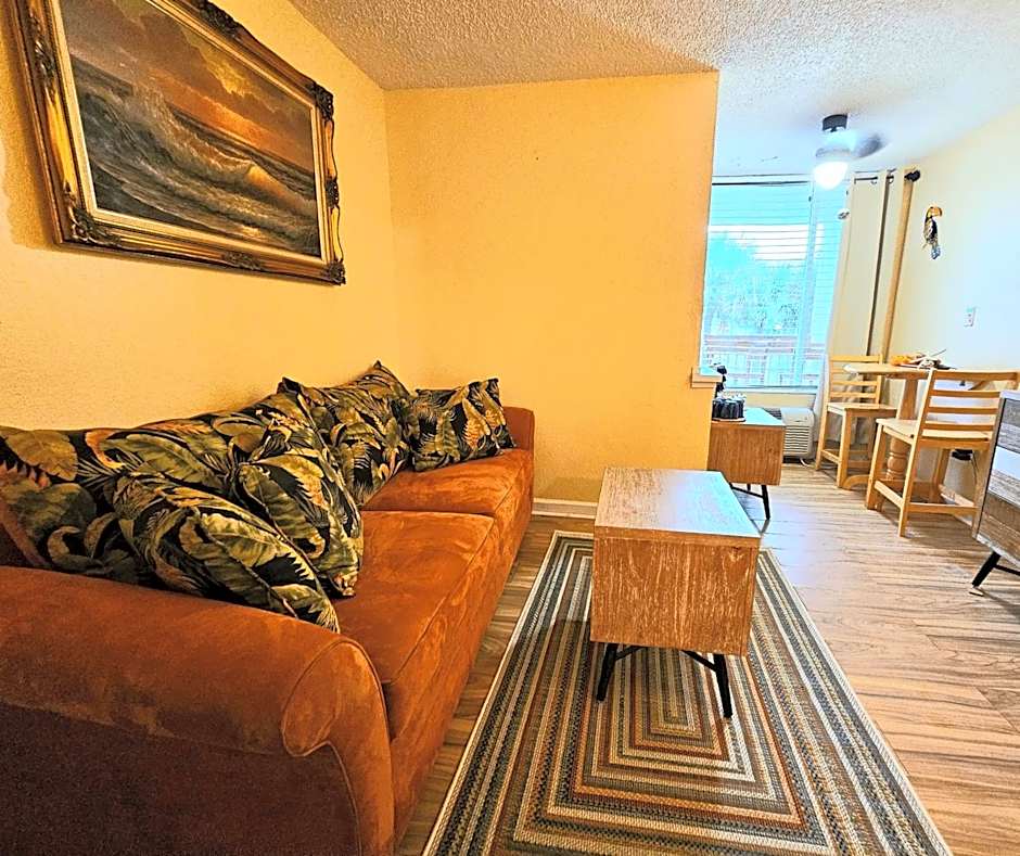 Oceanfront Escape With Balcony and heated salt water pool Sleeps 4