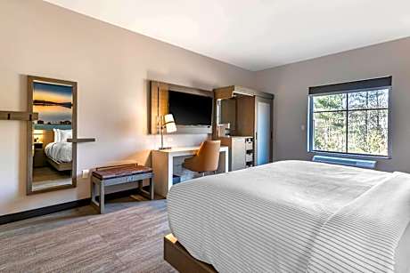 Cambria Hotel Lake Placid - Lakeside Resort