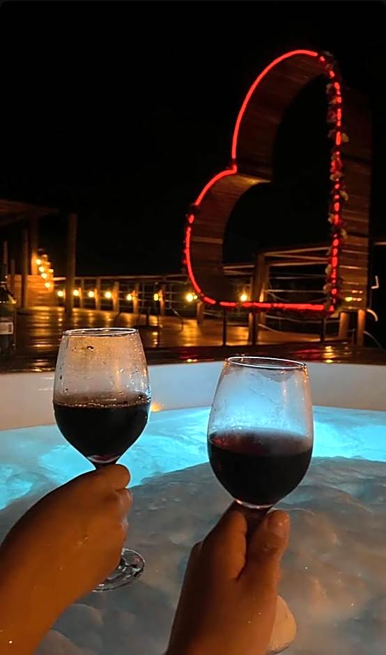 Recanto da Alegria - Casa em Cunha com Jacuzzi,Piscina,Rede,Churrasqueira,Lareira,Deck, Banco de coração