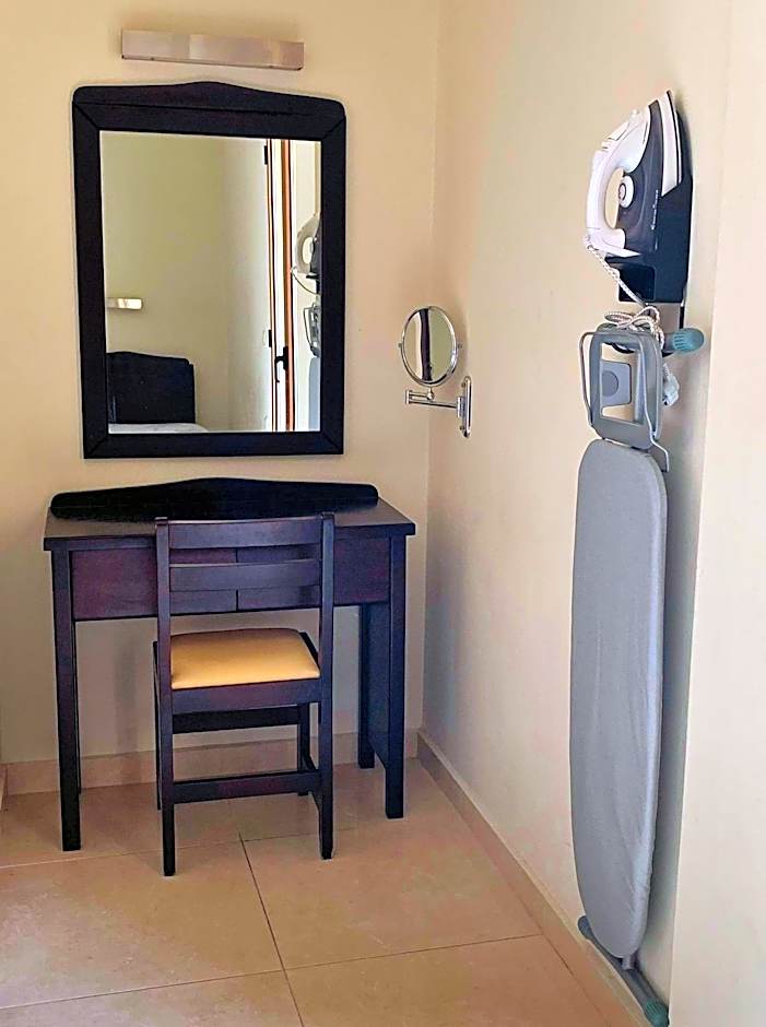 24 Seven Boutique Hotel