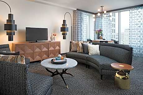 1 King 1 Bedroom Troubador Suite-City View