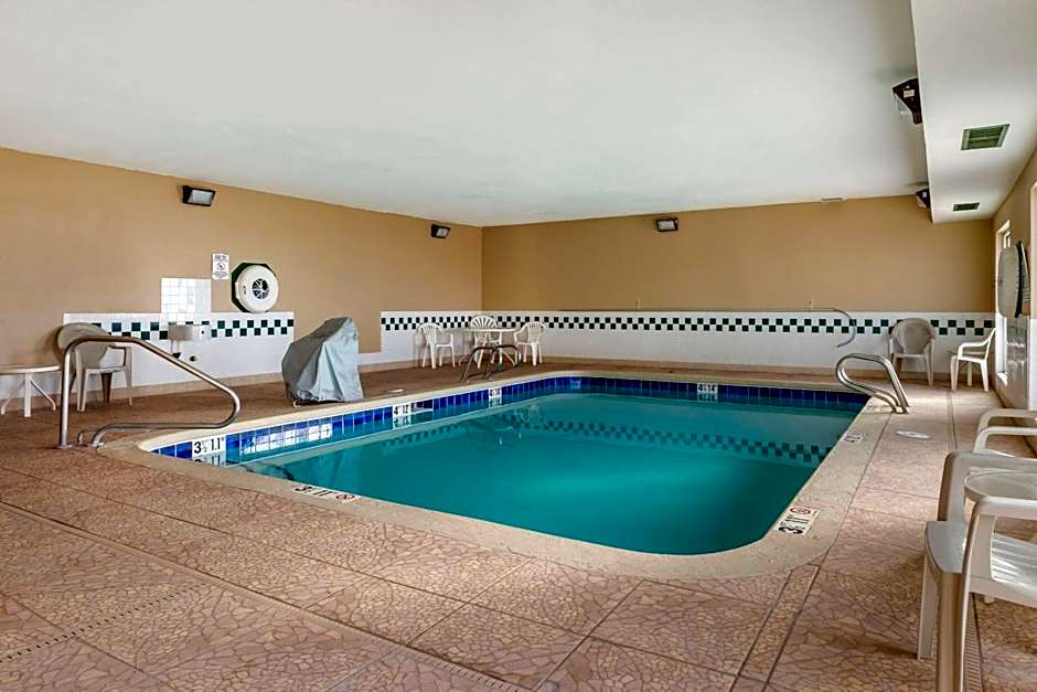 Comfort Inn & Suites Alameda at Albuquerque Balloon Fiesta Park