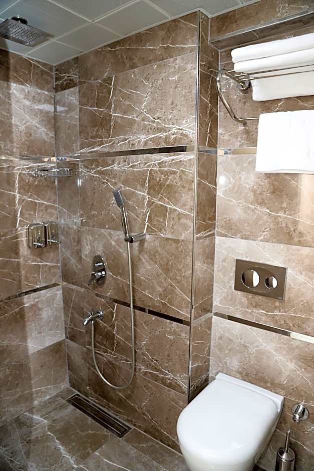 The Grand Tower Hotel