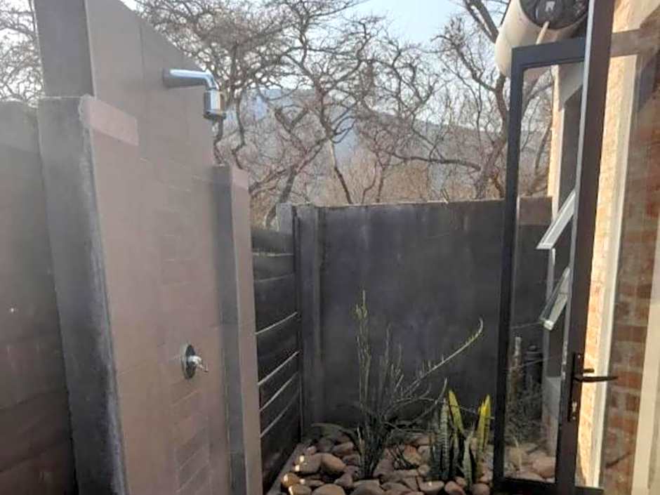 Crocodile Sands River Lodge