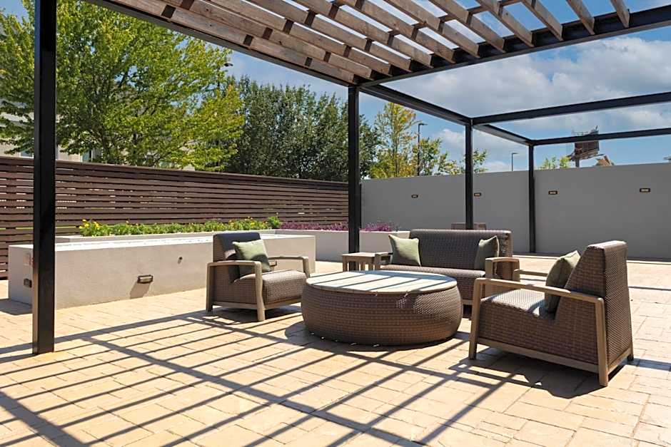 Courtyard by Marriott Memphis East/Galleria