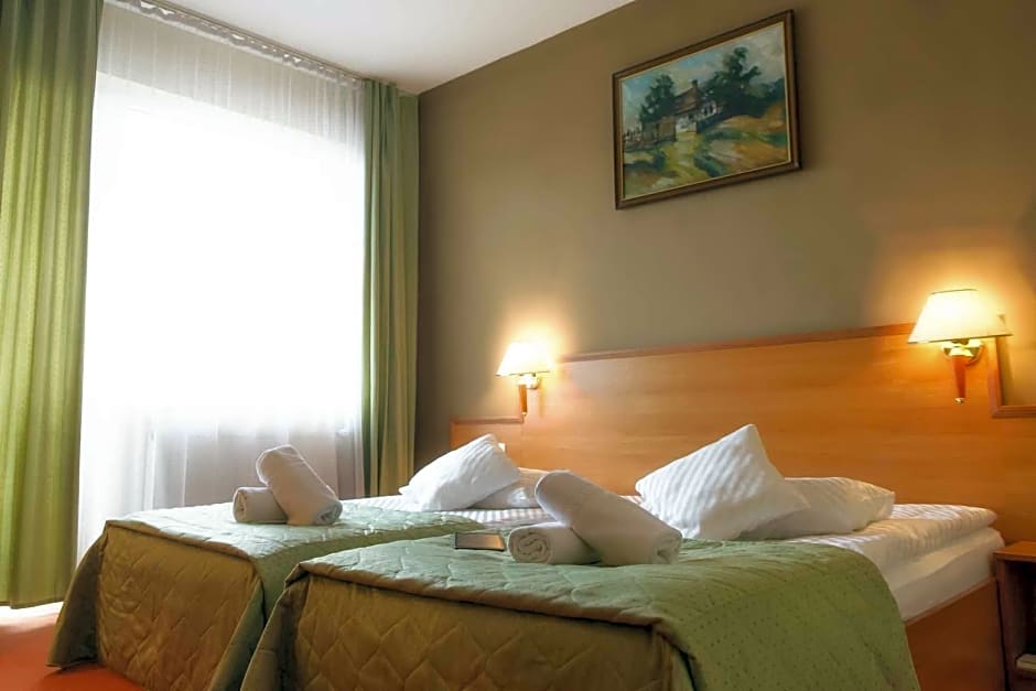 Zdjęcie 1 z 3 — 2 Twin Beds