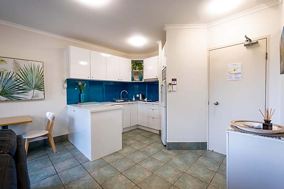 Noosa River Sandy Shores Hotel