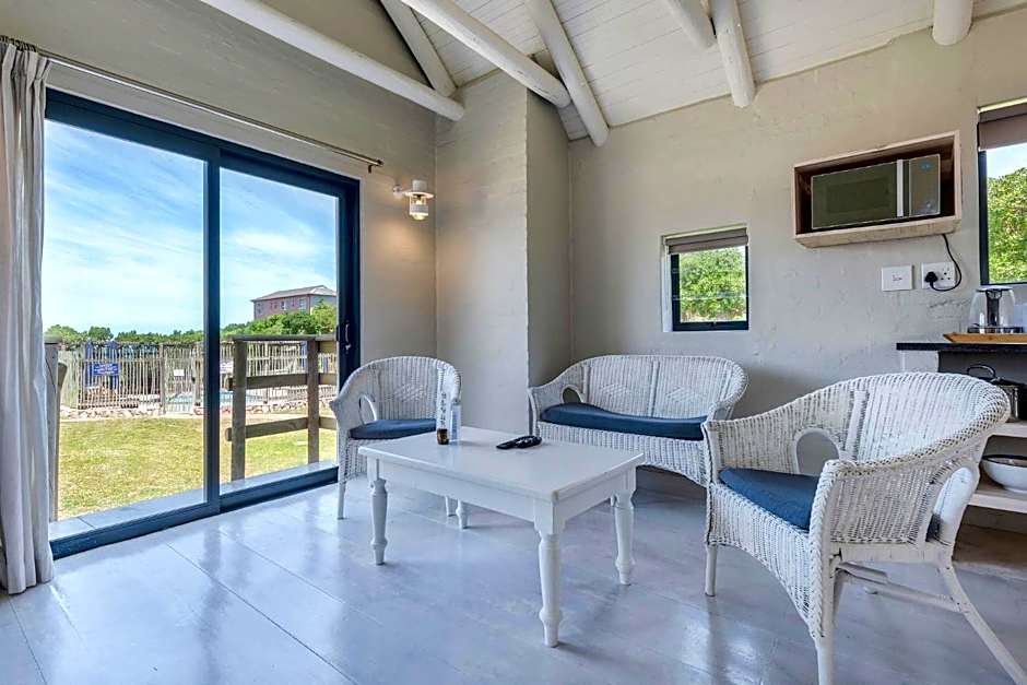 Blue Bay Lodge