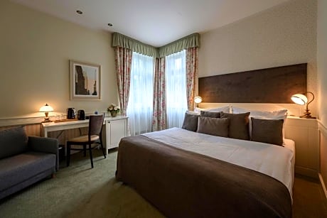 Deluxe Double Room with Extra Bed