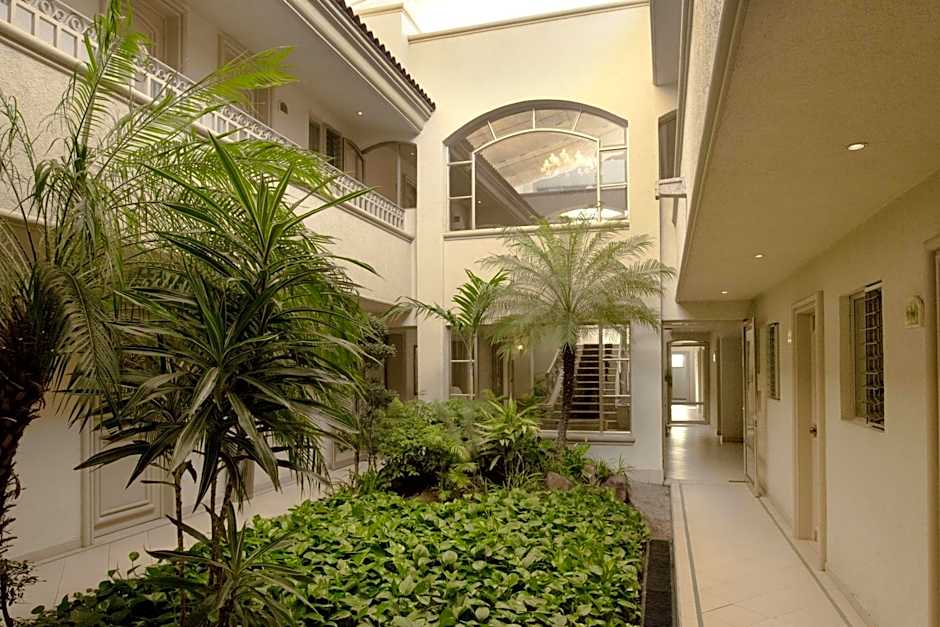 Hotel & Suites Quinta Magna