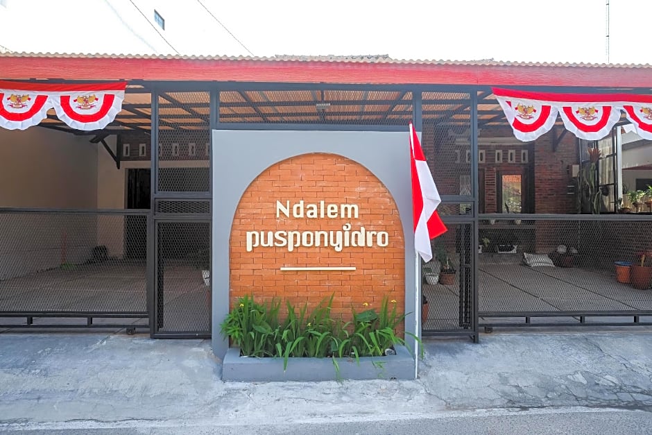 RedDoorz Syariah @ Ndalem Pusponyidro Klaten