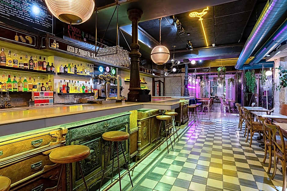 Casa Gracia Barcelona Hostel