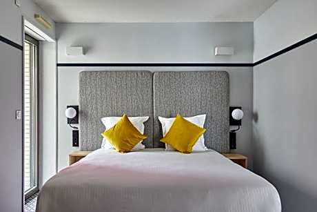 Comfort Suite (2-4 Adults)