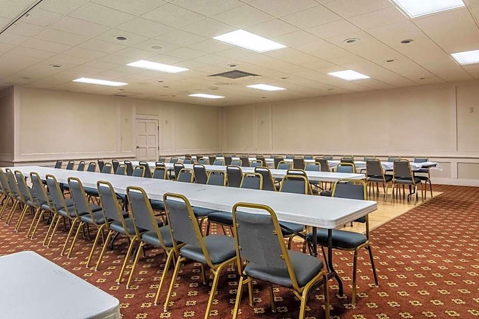 Quality Inn & Suites Indiana South