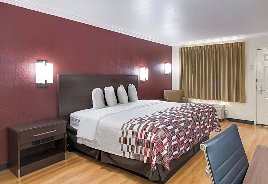 Red Roof Inn & Suites Commerce - Athens